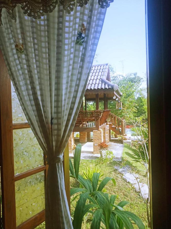 เรือนไทยใจสุขเอ๋ย Hotel Ban Bang Wa Exterior photo